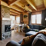 Chalet Drewniany - *