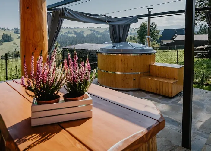 Drewniany - בקתה Czerwienne