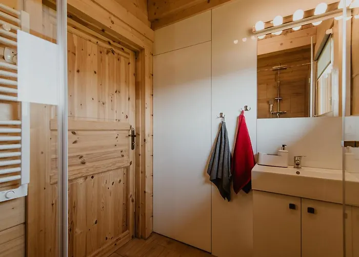 Drewniany - Czerwienne